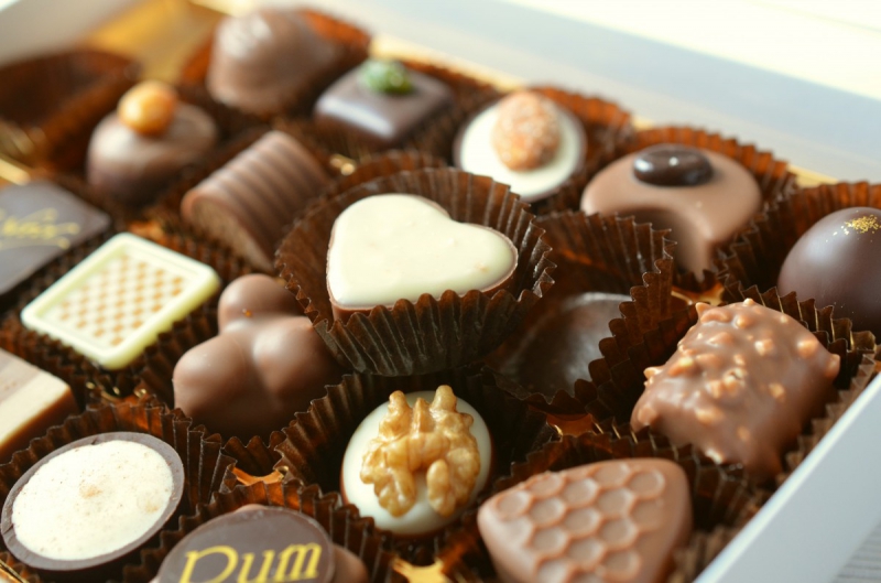 boulangerie-VENANSON-min_chocolates_food_candy_calories_nibble_chocolate_heart-782043